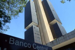 Banco Central deve manter juros em 13,75%, apontam analistas, por Rosana Hessel/Correio Braziliense