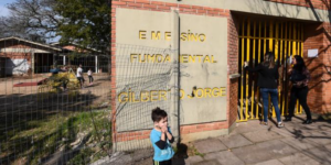 Porto Alegre: Aprovado projeto que obriga escolas a manter portões fechados durante as aulas/Correio do Povo