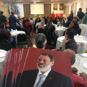 Delúbio distribui livro no Foro de SP em que tenta reescrever história ao chamar mensalão de ‘farsa’, por Levy Teles/O Estado de São Paulo