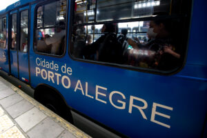 Porto Alegre: Aprovado projeto que prevê informações sobre importunação sexual em ônibus