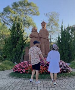 Esculturas Parque Pedras do Silêncio espera aumento de 25% na visitação de casais no Dia dos Namorados