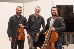 Porto Alegre: Recital gratuito na Casa da OSPA traz repertório de câmara de Rachmaninoff e Beethoven. A apresentação é do Trio Guarani, formado por músicos da OSPA