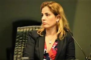 Após ter pedido de remoção negado, juíza Gabriela Hardt permanece à frente da Lava-Jato/O Globo