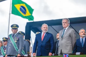 Senadores decidem enviar a Lula proposta que acaba com pensões de filhos de militares, por Johanns Eller/O Globo