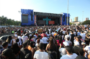 De ateus a evangélicos - a mudança religiosa no país mais católico do mundo, por Bruno Soller/O Estado de São Paulo