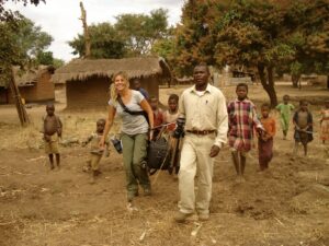 FERNANDA BAUMHARDT LANÇA “VOZES À FLOR DA PELE - UMA HUMANITÁRIA BRASILEIRA EM BUSCA DE PROPÓSITO” NO DIA MUNDIAL HUMANITÁRIO, EM 19 DE AGOSTO