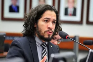 Justiça manda Jean Wyllys apagar post sobre senador e empresário, por Rodrigo Vilela/Diário do Poder