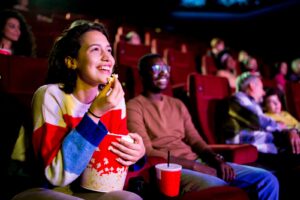 Doação de alimentos rendem ingressos para o cinema, em ação do Sesc e do Shopping TOTAL