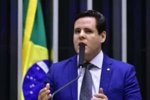 Valadares critica PGR e diz que a democracia está à beira do caos, por Davi Soares/Diário do Poder