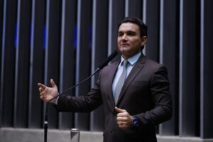 Em nota, Padilha anuncia que Sabino irá 'liderar a pasta do Turismo', por Bruno Góes/O Globo