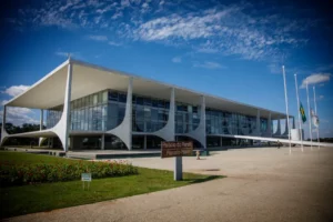 Ministras afirmam que foram barradas ao tentarem entrar no Palácio do Planalto, por Alice Cravo/O Globo