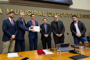 Porto Alegre: Câmara entrega Comenda Porto do Sol a Deltan Dallagnol