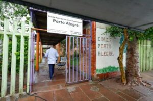 Porto Alegre: Escola para pessoas em situação de rua comemora 28 anos com almoço especial