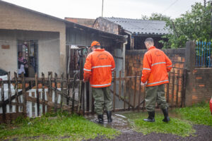 Chuvas fortes causam transtornos em Canoas