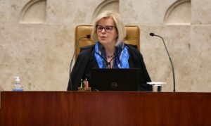 Rosa Weber envia à PGR representação contra deputado Zé Trovão