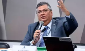 Dino diz que PF faz operação para investigar ‘invasões ou tentativas de invasões’ de sistemas do Poder Judiciário, por Alice Cravo e Paolla Serra/O Globo