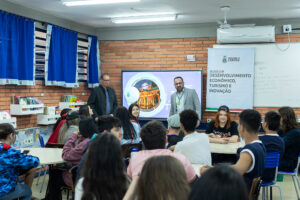 Projeto apresenta a história e os pontos turísticos de Canoas nas escolas