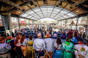 Porto Alegre: Solidariedade e tradição marcam cerimônia de acendimento da Chama Crioula