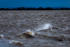 Porto Alegre: Defesa Civil alerta para grande volume de chuva nas próximas horas