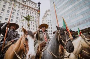 Acampamento Farroupilha: acendimento da Chama Crioula é transferido para domingo