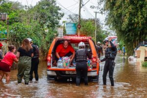 Porto Alegre: Defesa Civil distribui donativos para 330 famílias na Região das Ilhas