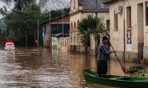 Com avanço de frente fria, RS permanece em alerta para temporais. Chuvas fortes estão previstas para maior parte do estado