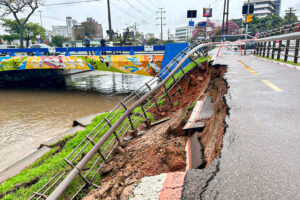 Porto Alegre: Prefeitura isola trecho de talude do arroio Dilúvio devido à chuva