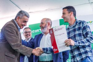 Porto Alegre: Prefeitura entrega escrituras de 31 terrenos leiloados no Parque Industrial da Restinga