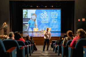 Canoas: Escritores consagrados, estreantes e alunos: a diversidade da 38ª Feira do Livro