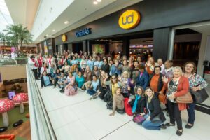 Idosos curtem tarde de cinema em Canoas