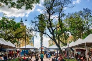 Feira do Livro de Porto Alegre promove oficinas gratuitas de escrita e literatura 