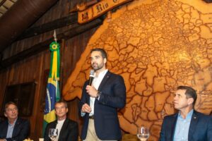 Porto Alegre: Tá na Mesa ouve deputados sobre o projeto de aumento de impostos proposto pelo governador Eduardo Leite