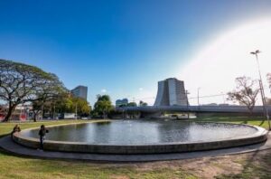 Porto Alegre: Virada Sustentável promove noite iluminada no Largo dos Açorianos