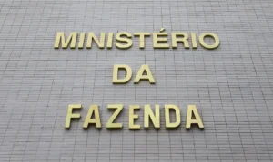 Fazenda reduz previsão oficial de crescimento do PIB para 3%