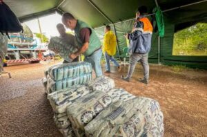 Saiba como doar para as vítimas das enchentes em Porto Alegre