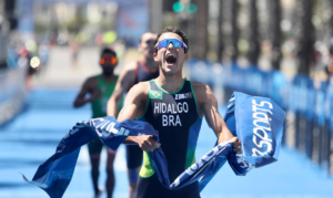 Jogos Pan-Americanos: Miguel Hidalgo conquista o ouro no triatlo. Laura Miccuci e Gabi Regly ficam com bronze no nado artístico