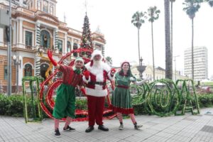 Porto Alegre: Decoração natalina do Paço Municipal atrai visitantes