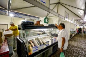 Porto Alegre: Feira do Peixe ocorre até esta sexta no Largo Glênio Peres