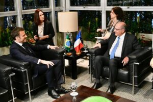 Acordos comerciais são “ganha-ganha”, diz Alckmin a Macron