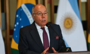 Brasil condena qualquer ato de violência, diz chanceler sobre Irã