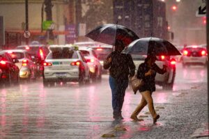 RS: Defesa Civil de Porto Alegre atende 14 ocorrências devido à chuva