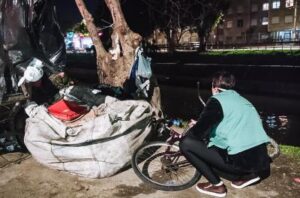 Porto Alegre: Busca ativa noturna amplia acesso da população de rua à rede assistencial