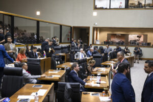Comissão de Constituição e Justiça aprova redução de 36 para 35 vereadores na Câmara de Porto Alegre