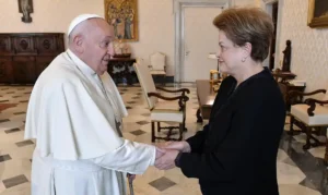 Papa Francisco recebe Dilma Rousseff no Vaticano. Os dois conversaram sobre o combate à desigualdade e à fome