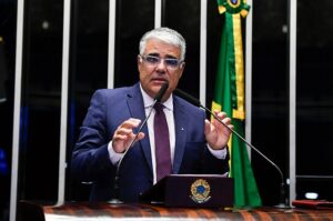 Girão cobra impeachment de Moraes após declaração sobre eleição de conservadores