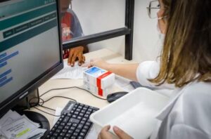 Porto Alegre: Equipe do Centro Logístico de Medicamentos Especiais é transferida para o IAPI