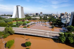 Enchentes afetam mais de 80% da atividade econômica no RS