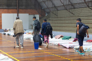 Canoas: Famílias resgatadas começam a ser levadas para o Centro Olímpico Municipal