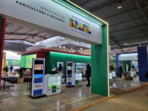 RS: Assinaturas e programas de auxílio aos agricultores marcam participação da Conab na Expointer