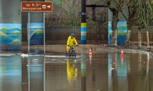 Inmet divulga alerta de perigo para o Rio Grande do Sul. Previsão para as próximas horas é de chuvas intensas e ventos fortes